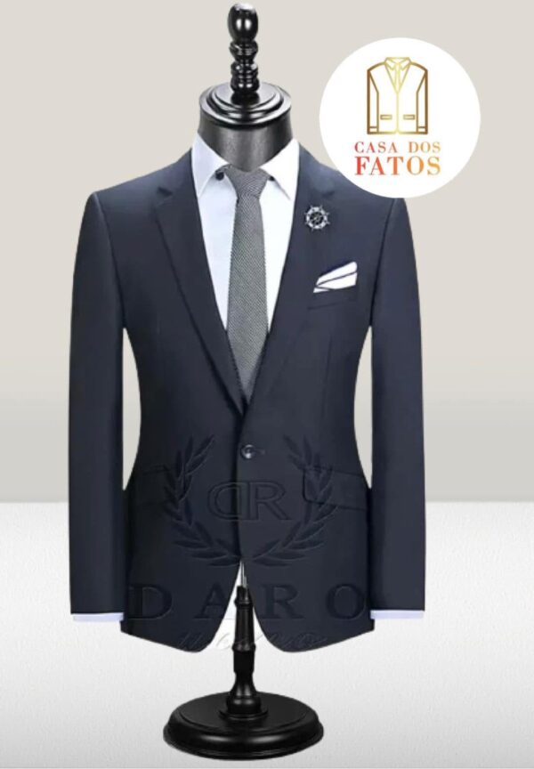 Daro Men’s Suit – Timeless Simplicity and Style